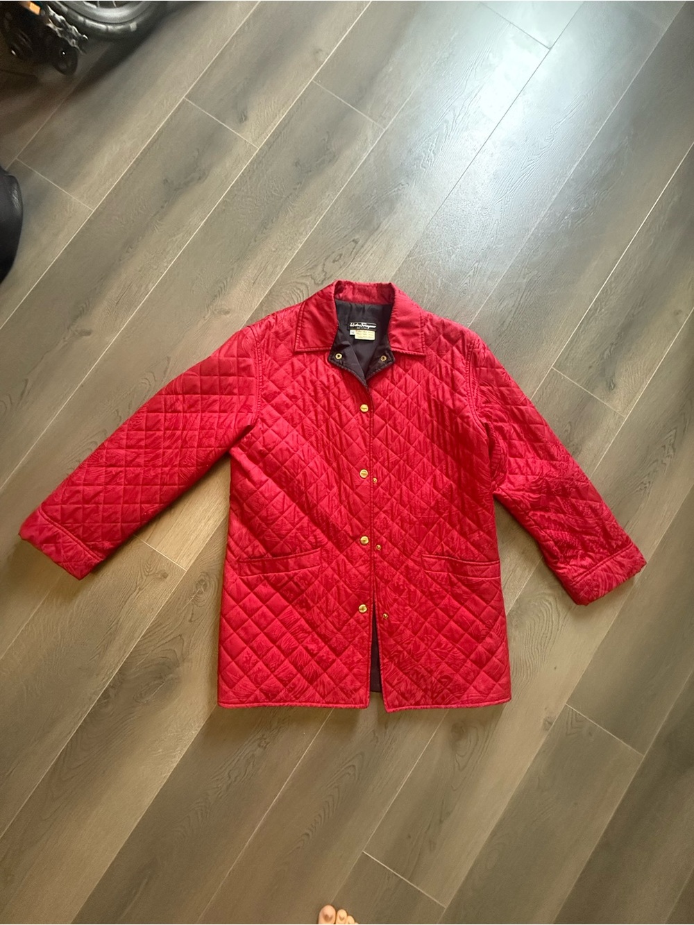 Vintage red quilted Ferragamo car jacket (Sz M)